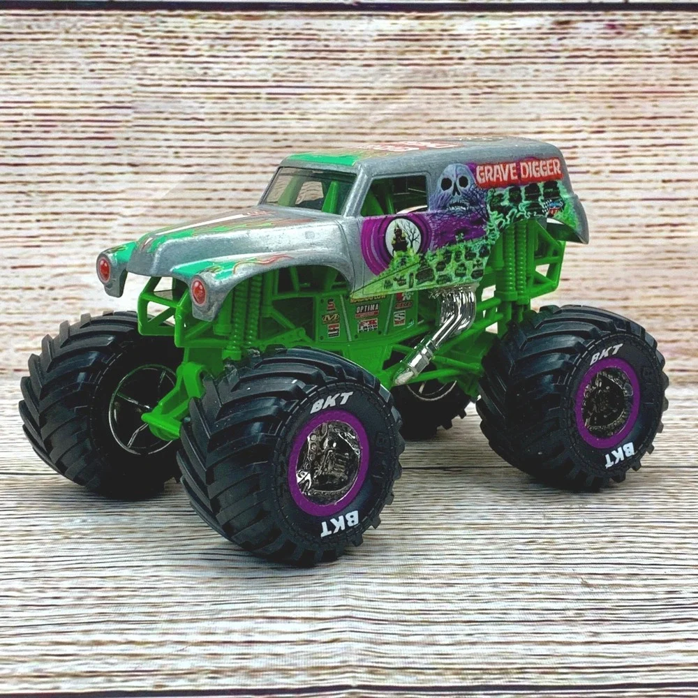 Grave Digger Monster Jam‎ Monster Truck 1:64 Large Toy Car Collectible